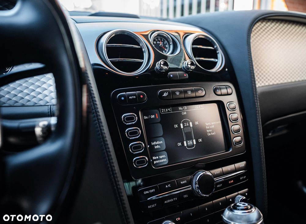 Bentley Flying Spur - 26