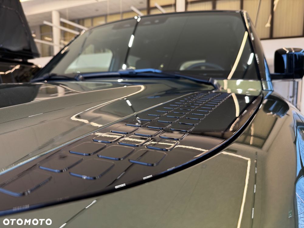 Land Rover Defender - 11