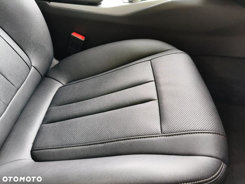 BMW Seria 5 520d mHEV - 12