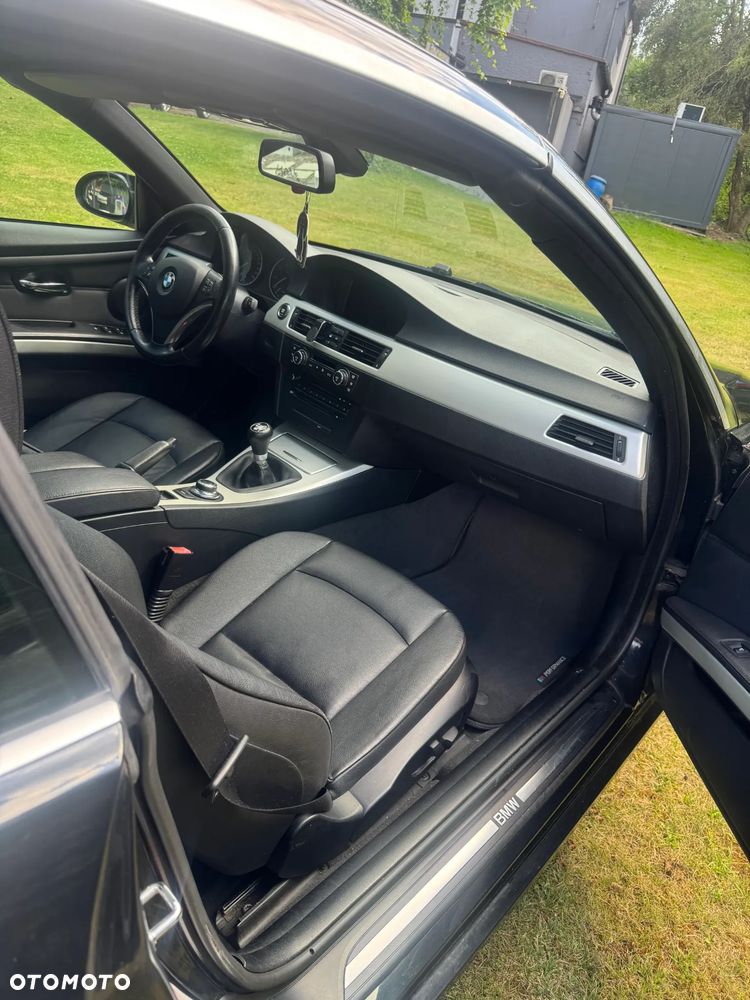 BMW Seria 3 320i Edition Exclusive - 16