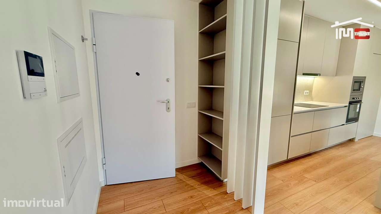 Apartamento T2 Semi-Novo, Coz. Equipada, Lavandaria, Empreendimento... - Grande imagem: 5/29