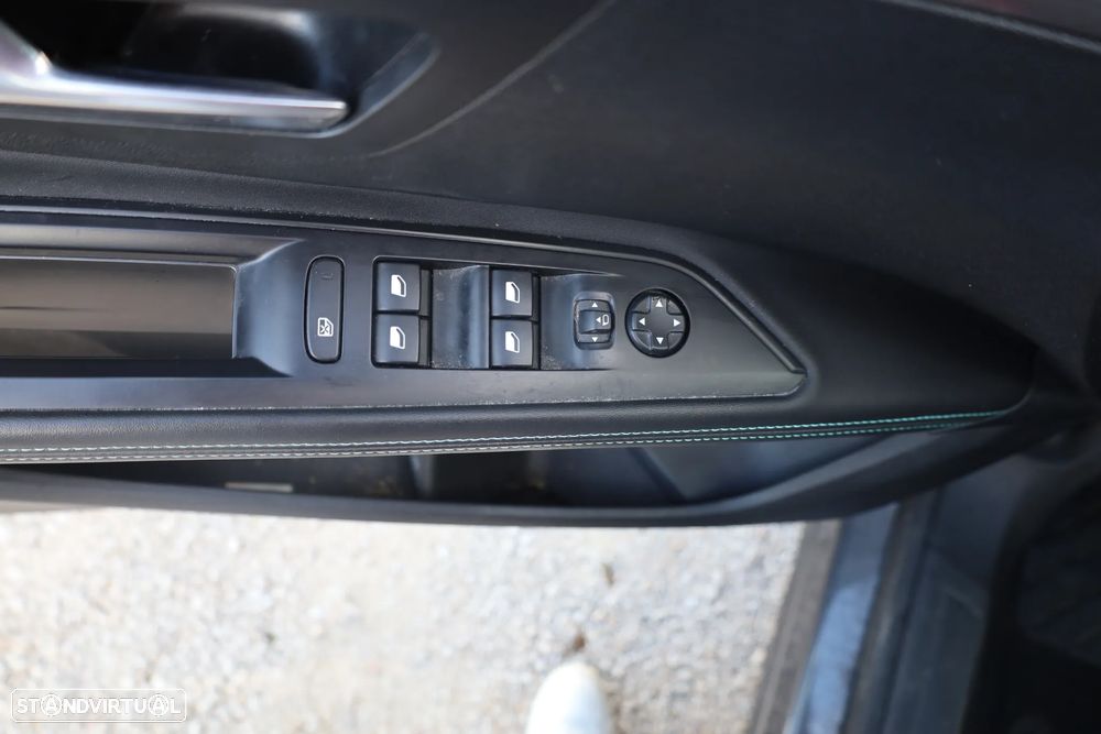 Peugeot 5008 1.5 BlueHDi Allure Pack EAT8 - 11