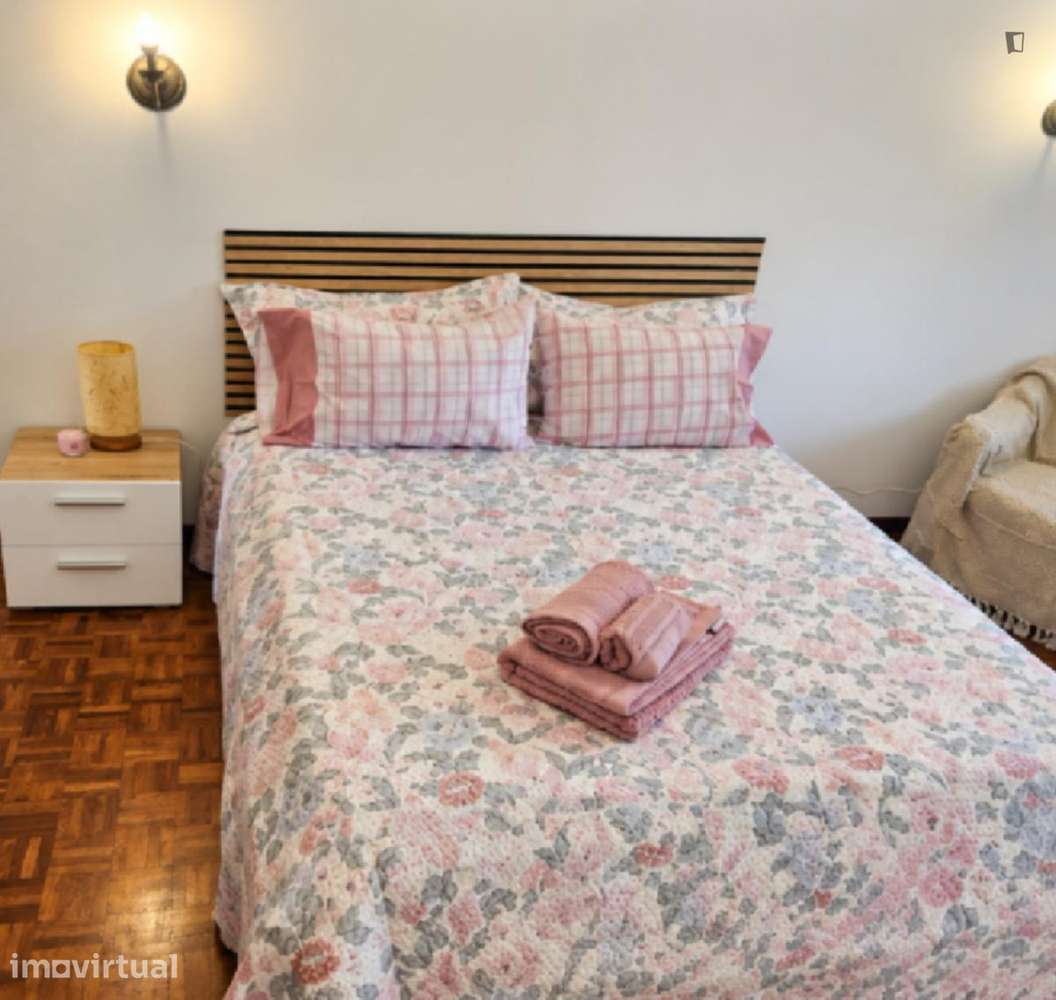 Quarto - localizado em Almada Lisbon - Grande imagem: 2/5