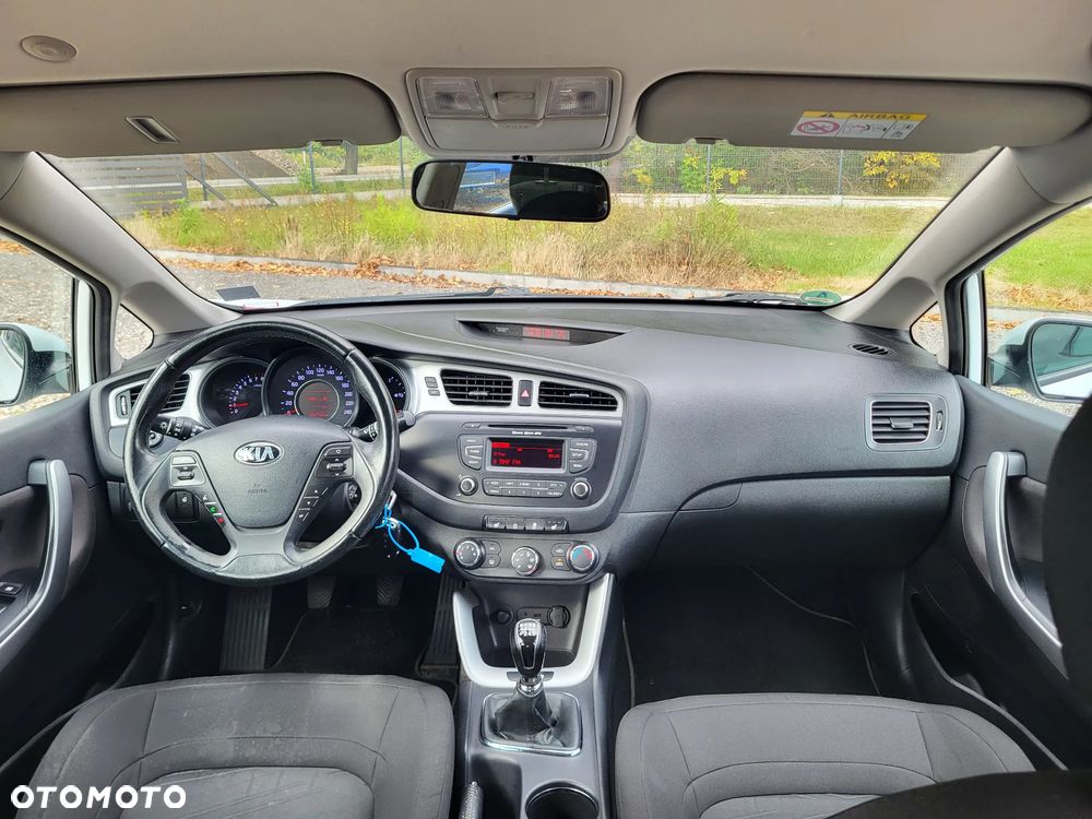 Kia Ceed 1.4 CVVT Attract - 27