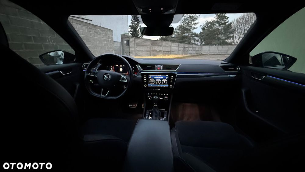 Skoda Superb 2.0 TDI DSG Sportline - 33