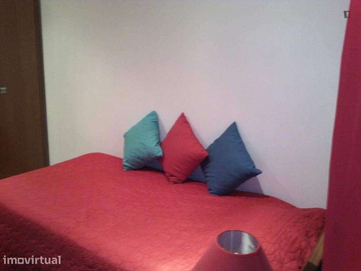Quarto - localizado em Penha de França Lisbon - Grande imagem: 4/10