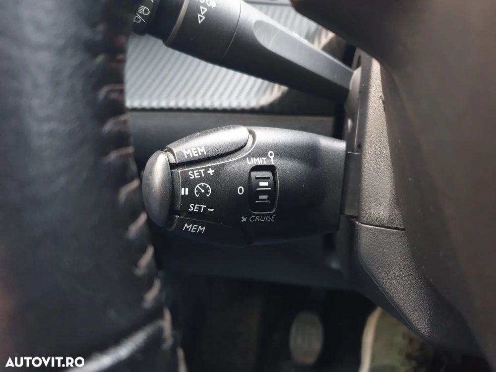 Peugeot 2008 1.5 BlueHDI FAP Active - 27