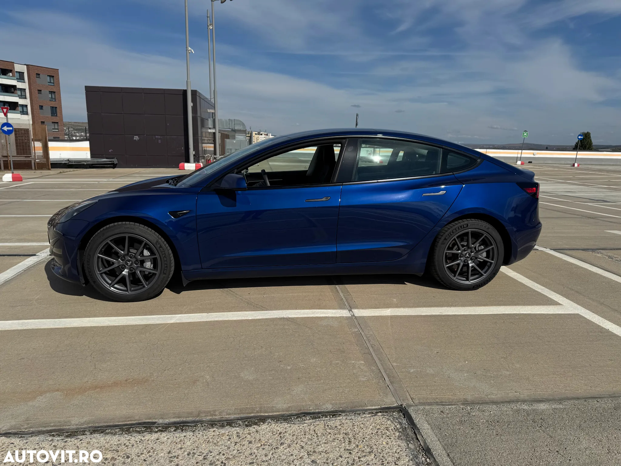 Tesla Model 3 Long Range - 2