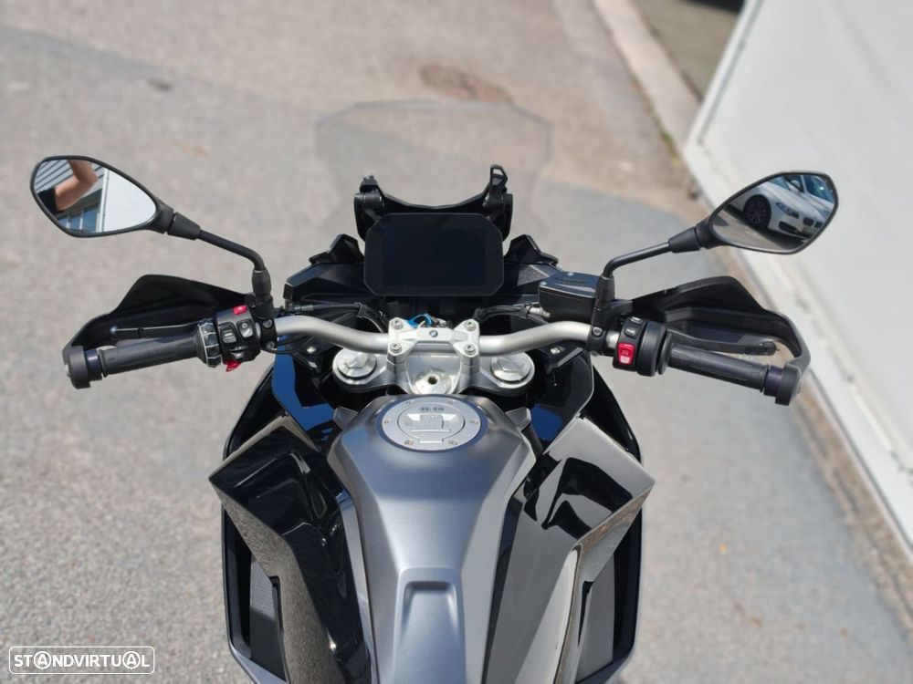 BMW F 900 XR Triple Black - 4