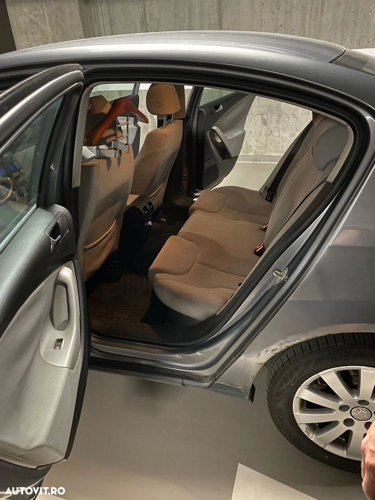 Volkswagen Passat - 22