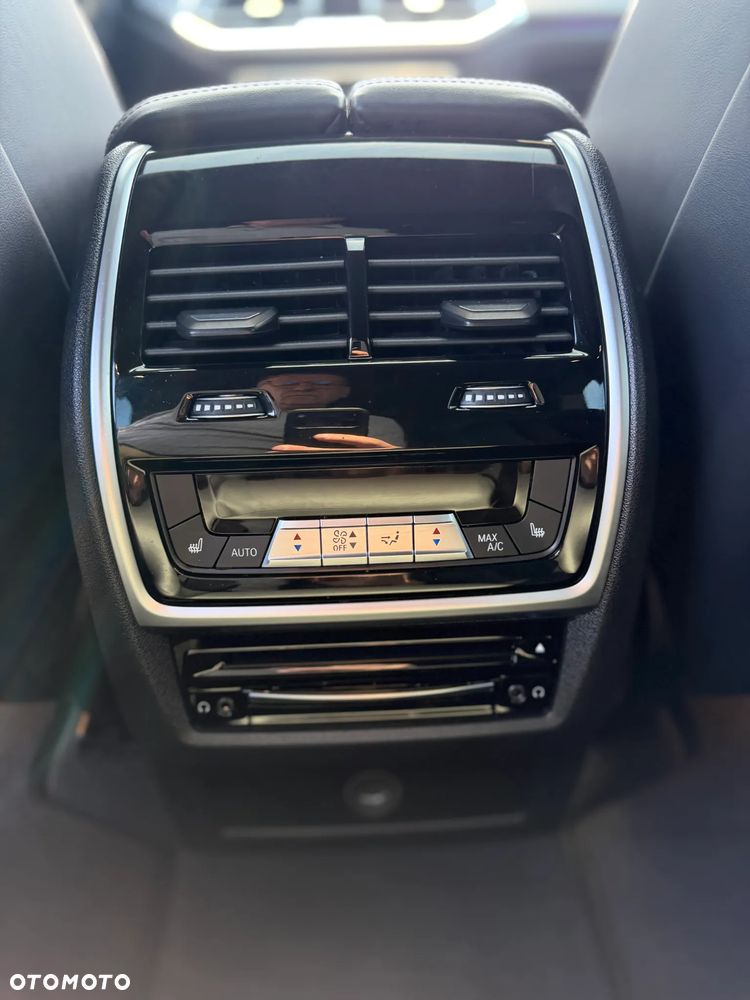 BMW X5 xDrive40i mHEV - 13