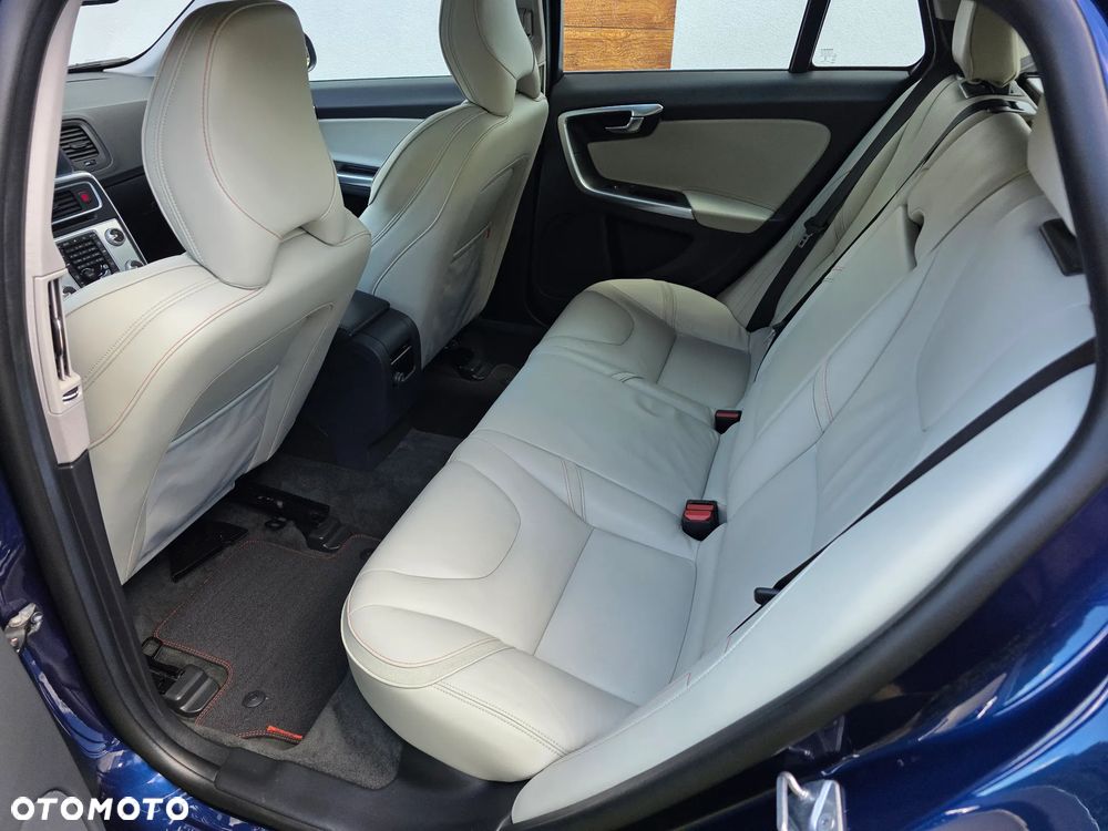 Volvo V60 D4 Geartronic Ocean Race - 26