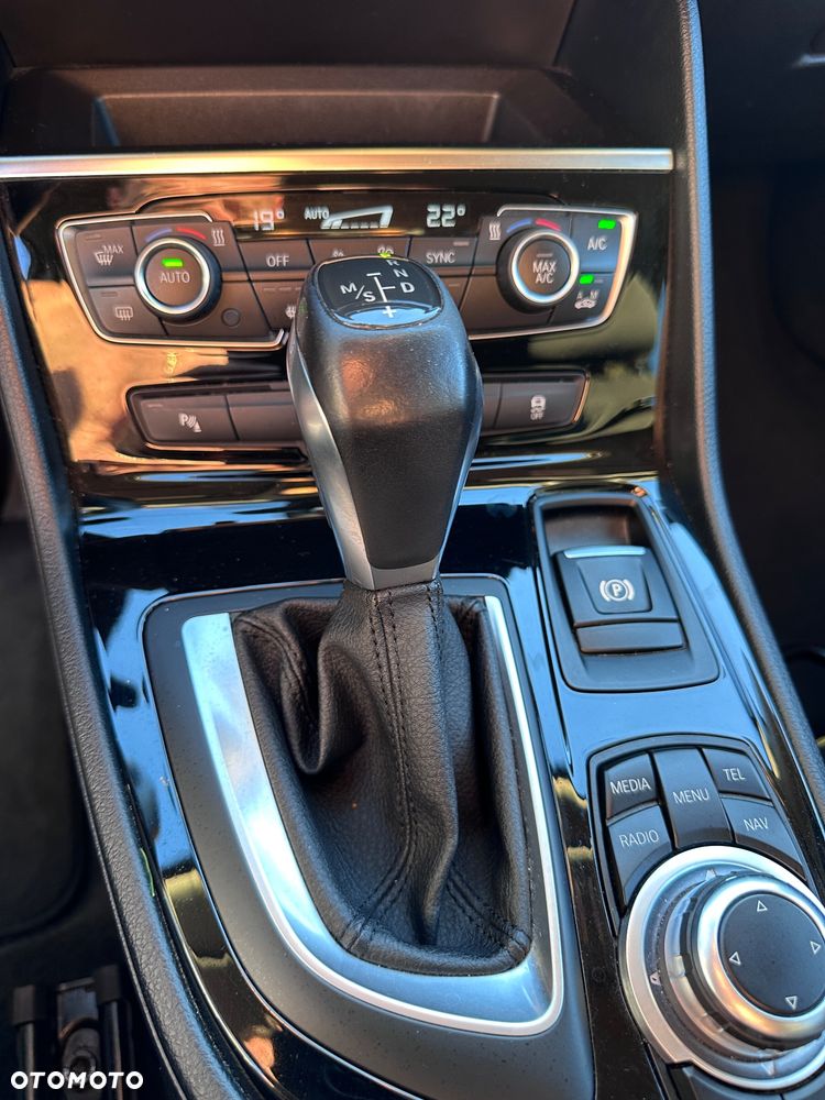 BMW Seria 2 218d Advantage sport - 9