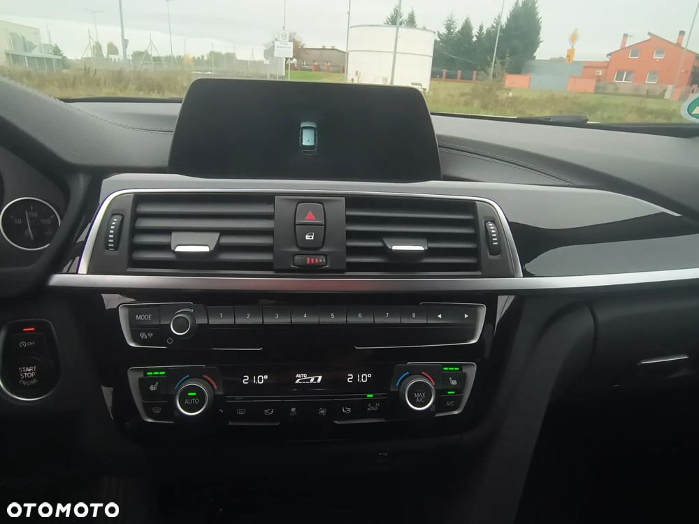 BMW Seria 3 320d Touring Sport Line - 20