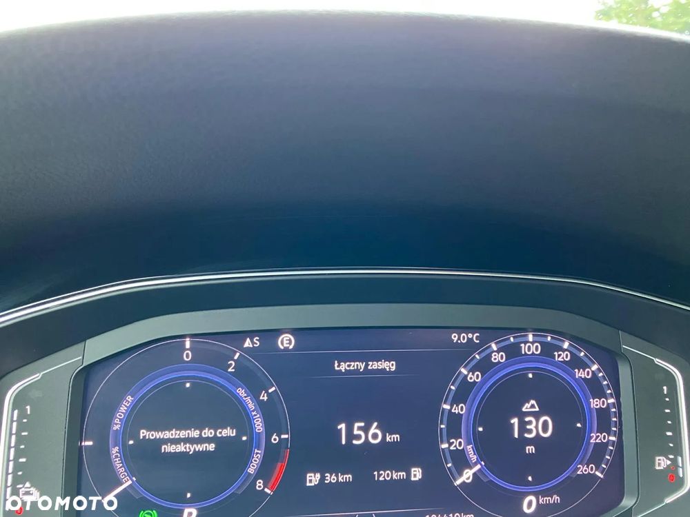 Volkswagen Passat - 10