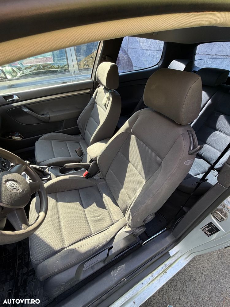 Volkswagen Golf 1.6 FSI Comfortline - 7