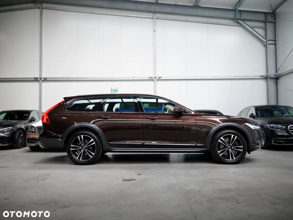 Volvo V90 Cross Country D4 AWD Pro - 11