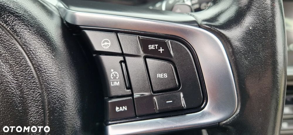 Jaguar F-Pace 20d AWD R-Sport Ingenium Edition - 15