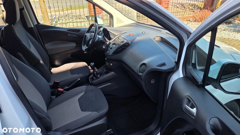 Ford Tourneo Courier - 13
