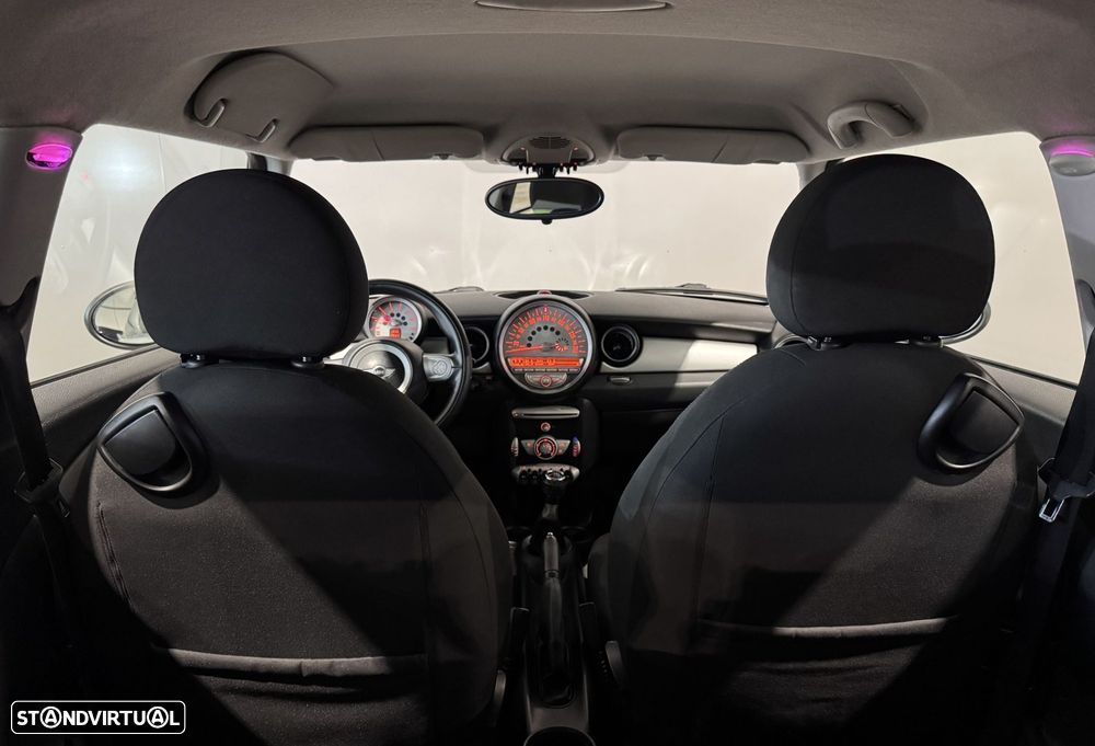 MINI 3 Portas Cooper D - 18