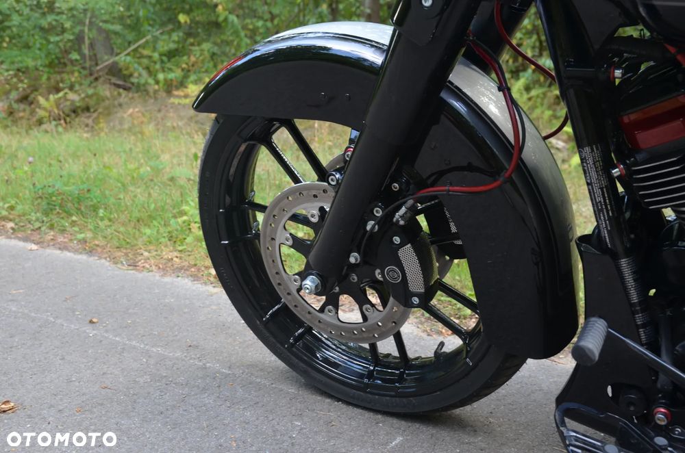 Harley-Davidson Touring Street Glide - 18