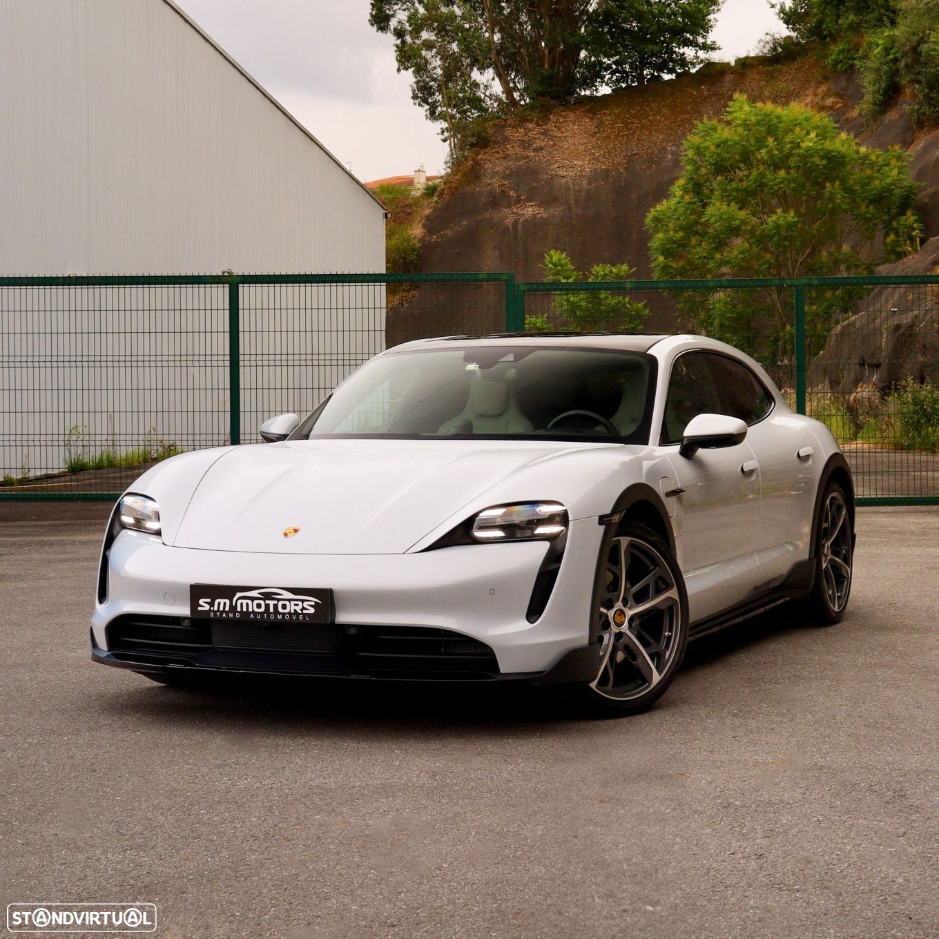 Porsche Taycan Cross Turismo 4 - 1
