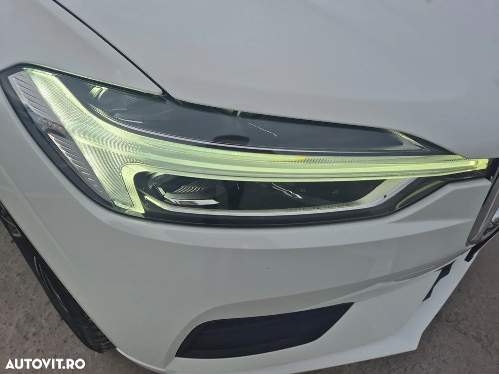 Volvo XC 60 D4 AWD Geartronic Momentum - 22