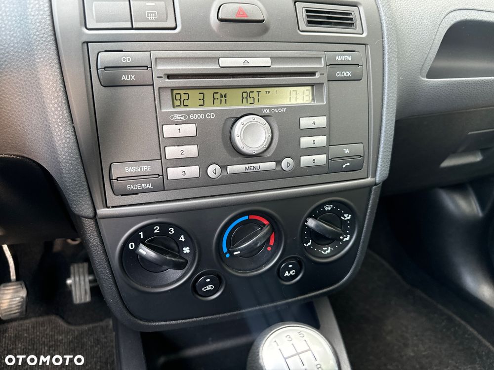 Ford Fiesta 1.4 Trend - 16