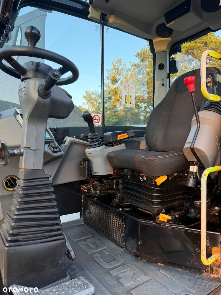 JCB Hydradig 110W - 10