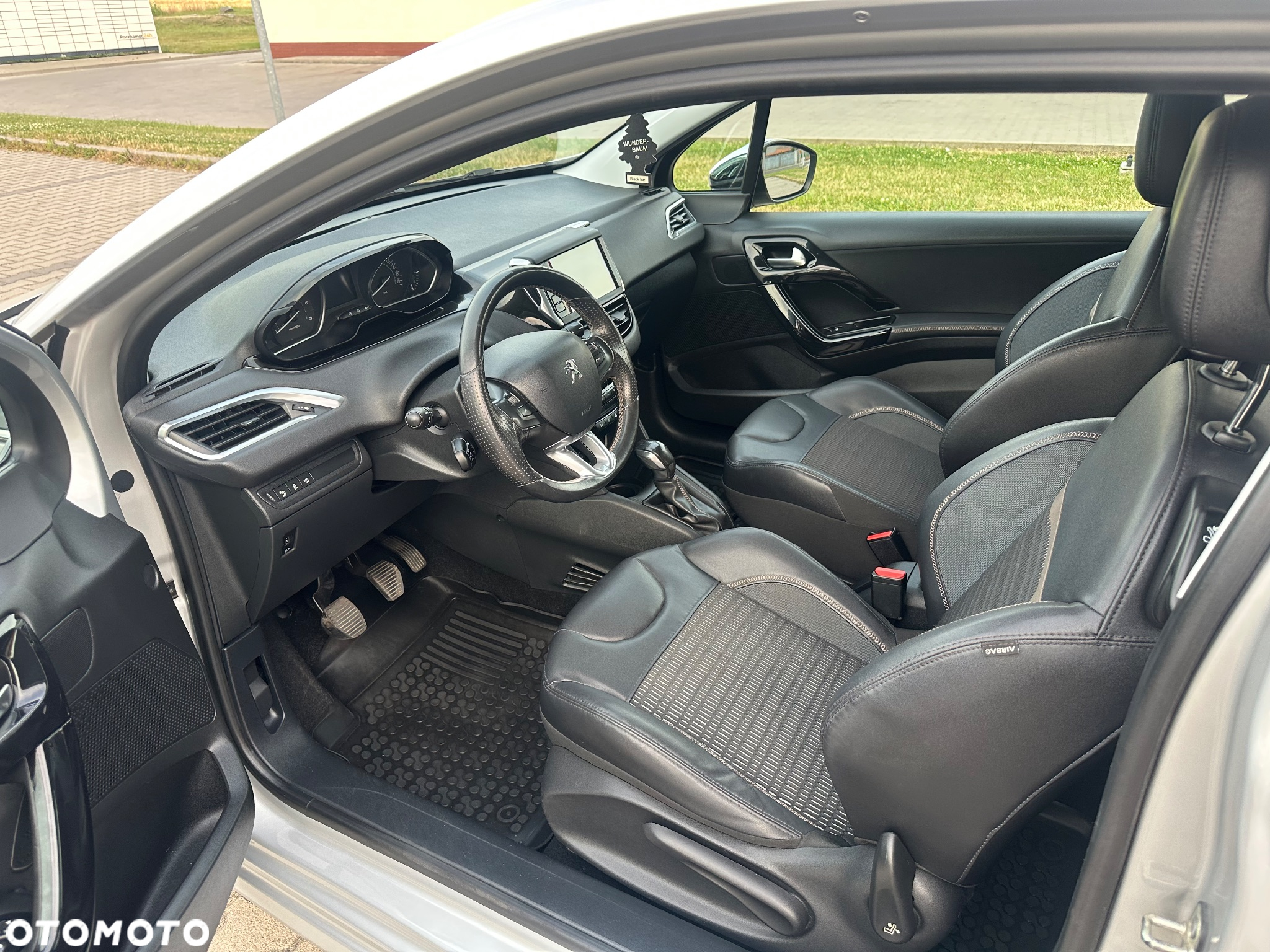 Peugeot 208 1.6 e-HDi Allure STT - 9