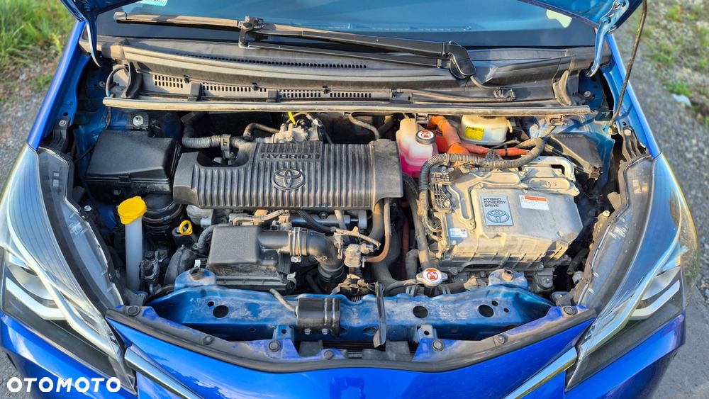 Toyota Yaris Hybrid 100 Premium - 23