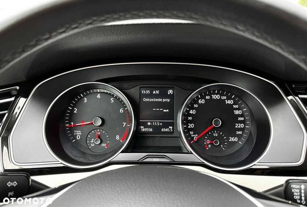 Volkswagen Passat - 23