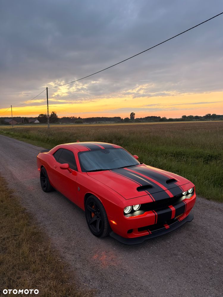 Dodge Challenger 6.2 Hellcat - 2