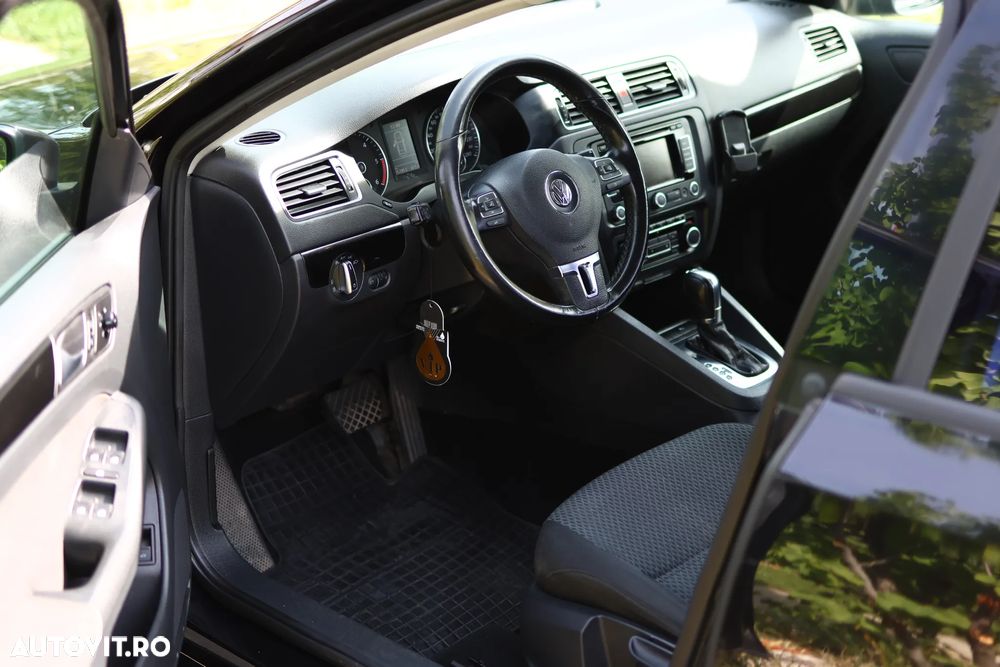 Volkswagen Jetta 2.0 TDI DPF Comfortline DSG - 13