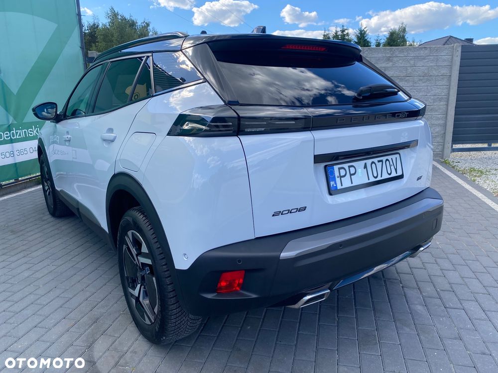 Peugeot 2008 PureTech 130 EAT8 GT - 3