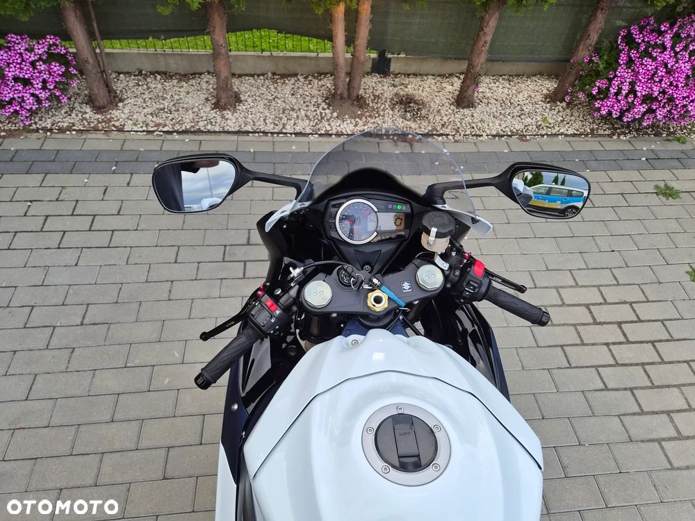 Suzuki GSX-R - 17