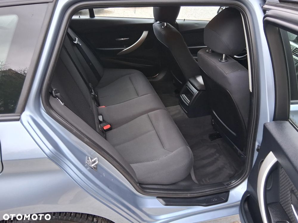 BMW Seria 3 318d DPF - 16