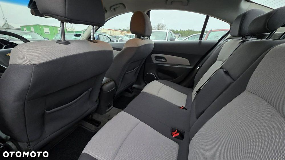 Chevrolet Cruze - 17