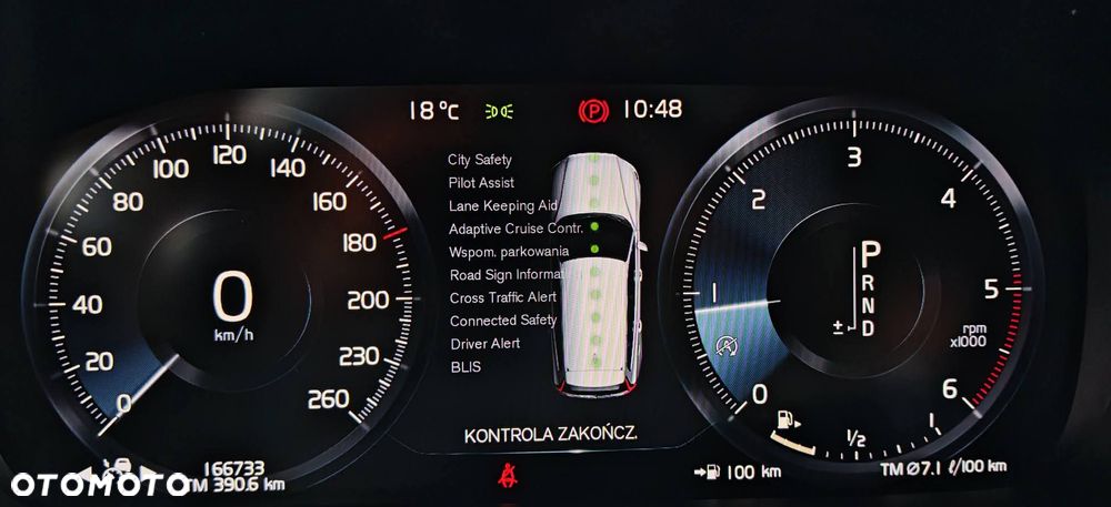 Volvo V60 D4 AWD R-Design - 24