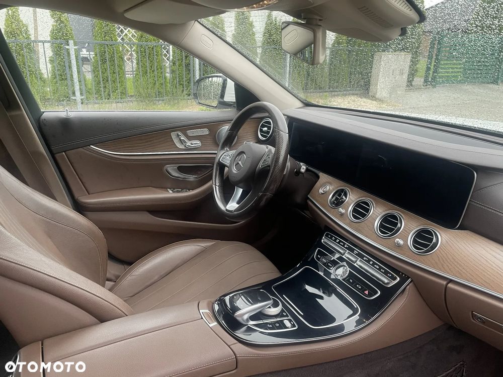 Mercedes-Benz Klasa E 220 d 4-Matic All-Terrain - 22