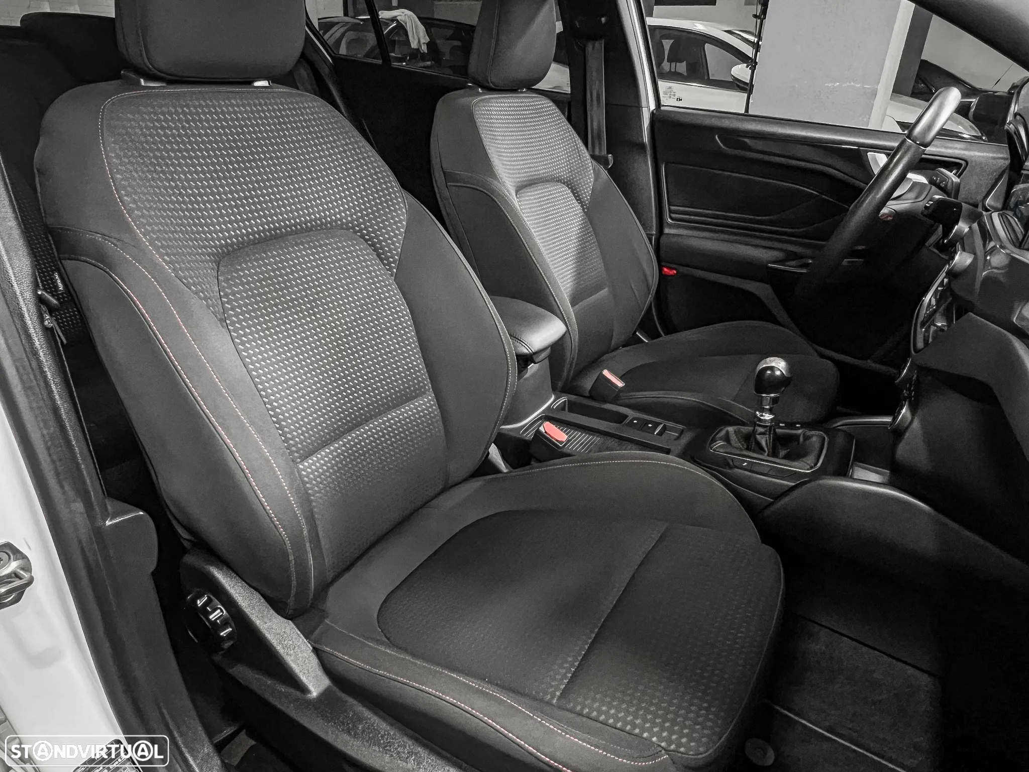 Ford Focus 1.5 TDCi EcoBlue ST-Line - 17