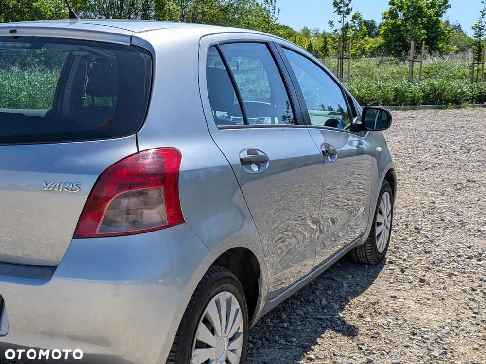 Toyota Yaris 1.0 Luna A/C - 16