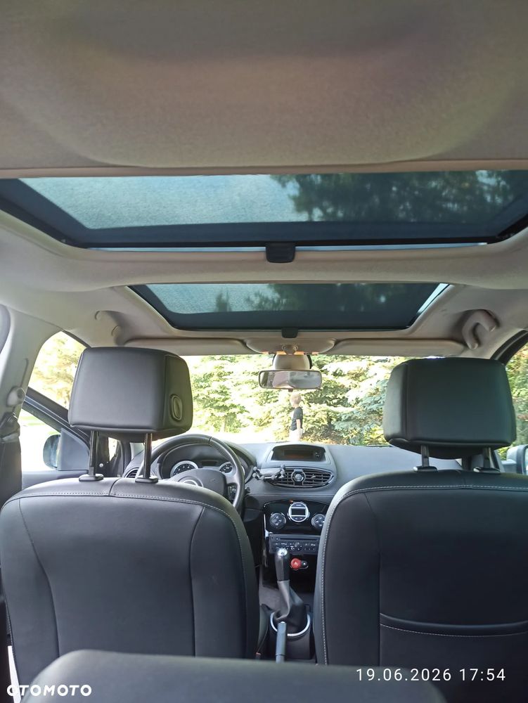 Renault Clio TCe 100 nightDay - 16