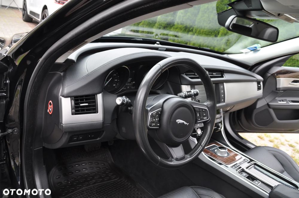 Jaguar XF 20d R-Sport Ingenium Edition - 15