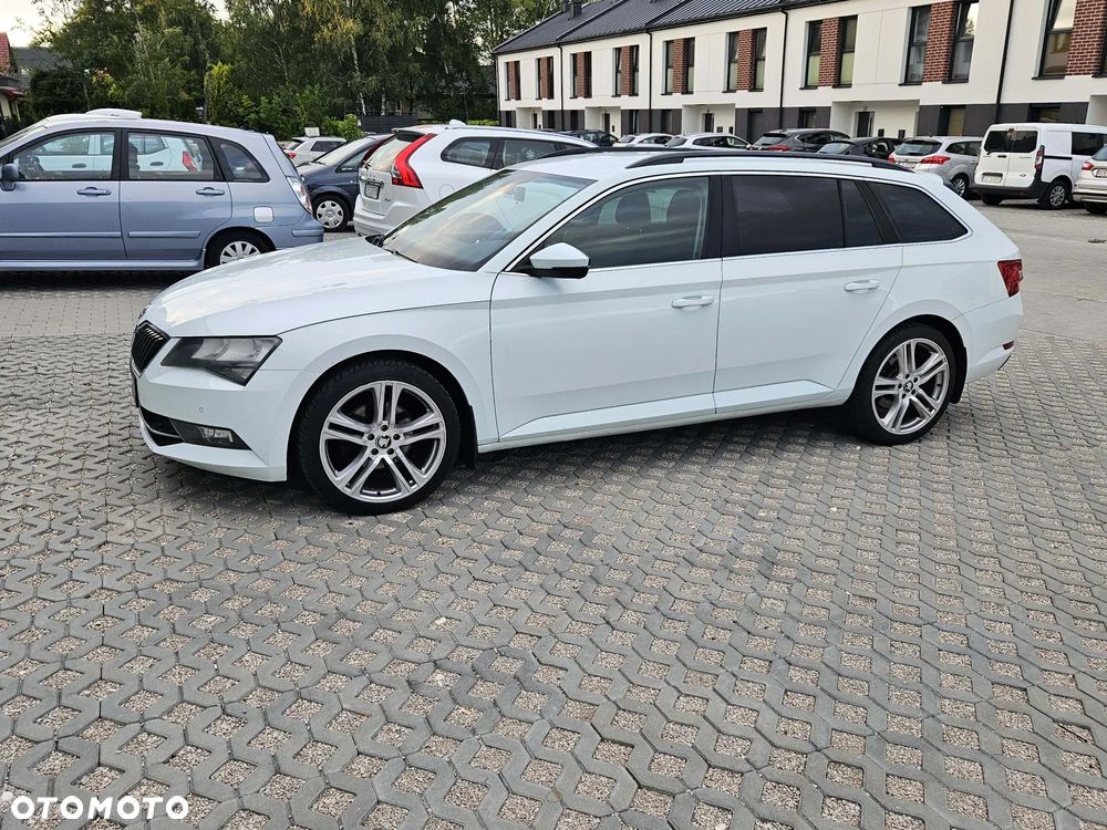 Skoda Superb 2.0 TDI Active DSG - 6