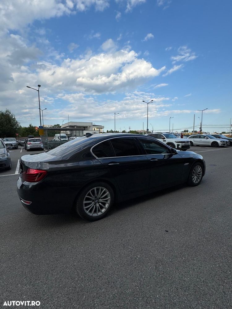 BMW Seria 5 528i xDrive AT - 8