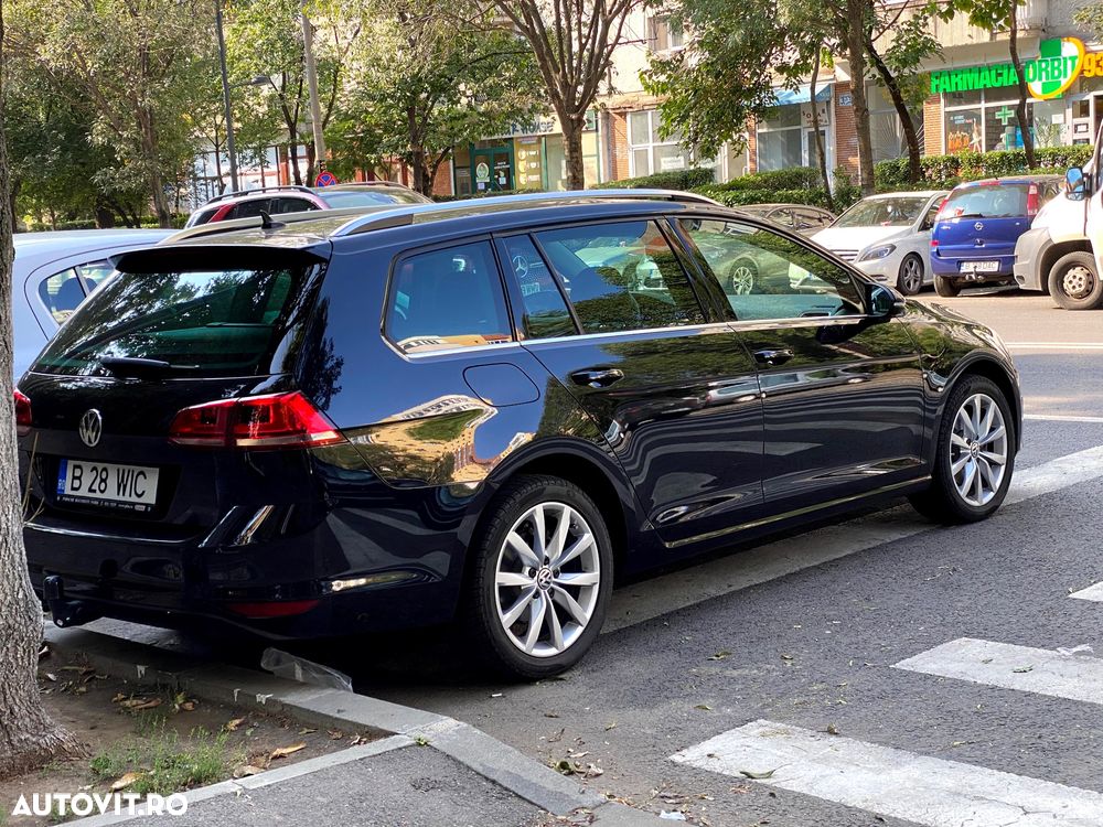 Volkswagen Golf 1.6 TDI DPF Highline - 11
