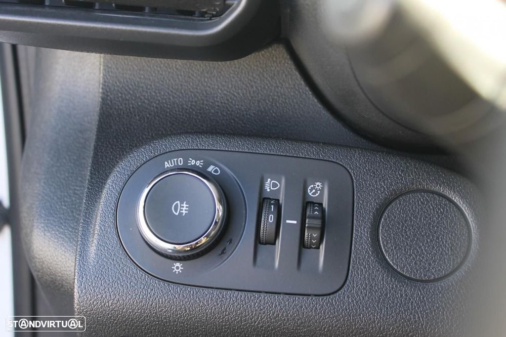 Opel Combo Van 1.5 CDTI - 3 LUGARES - IVA DEDUTÍVEL - 31