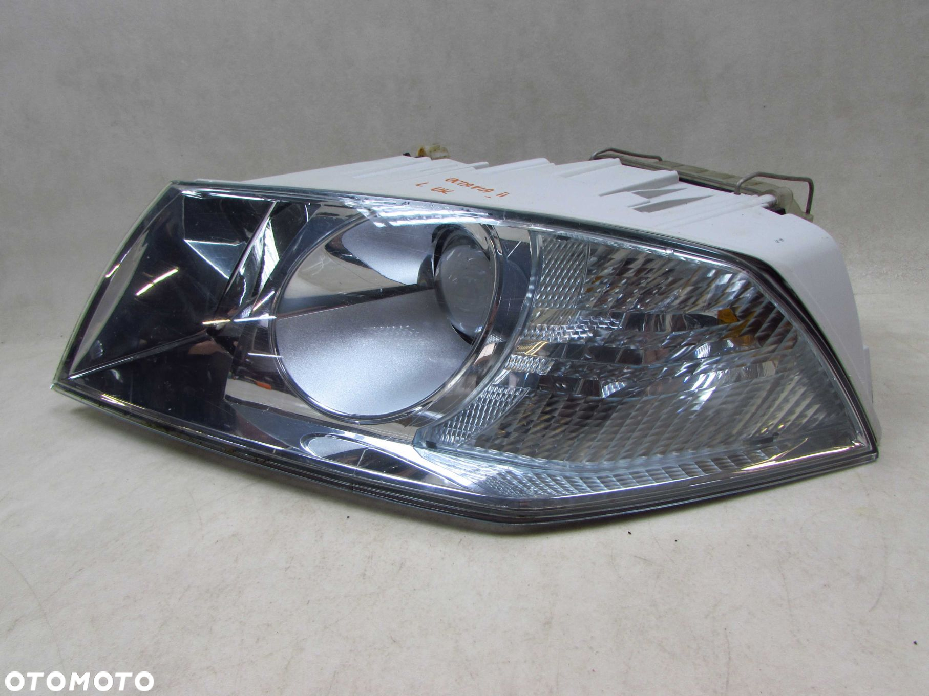 SKODA OCTAVIA II 04-08 LAMPA PRZOD LEWA REFLEKTOR UK - 3