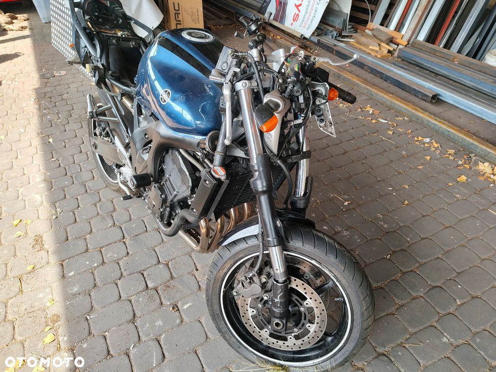 Yamaha FZ6 - 1